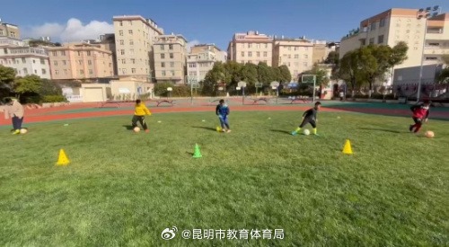 正是这场战